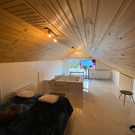 Апартаменты Aprosmeno Jacuzzi House 2 Агрос Экстерьер фото